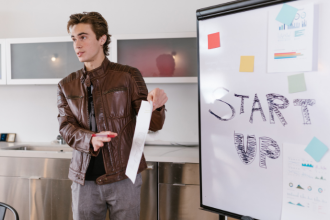 Bruno Garcia Redondo ensina: um pitch de sucesso combina objetividade, entusiasmo e clareza para conquistar em poucos minutos.