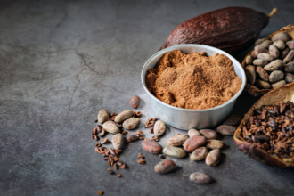 Como Alfredo Moreira Filho conecta a produção de cacau e guaraná no Amazonas ao valor económico e à herança cultural da região.