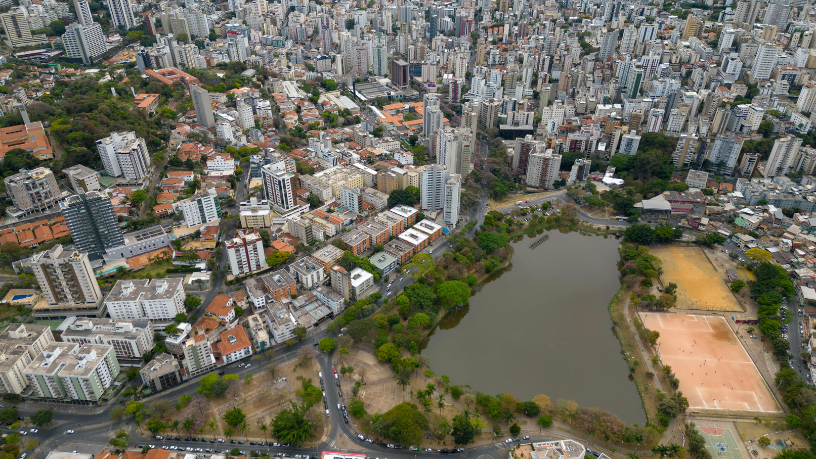 As parcerias público-privadas impulsionam a expansão do saneamento no Brasil ao ampliar investimentos e eficiência, destaca EBS – Empresa Brasileira de Saneamento LTDA.