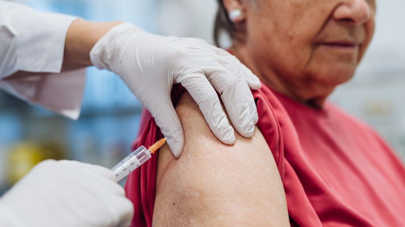 Vacina contra gripe em idosos: por que o novo ensaio clínico do Butantan pode transformar a prevenção no Brasil